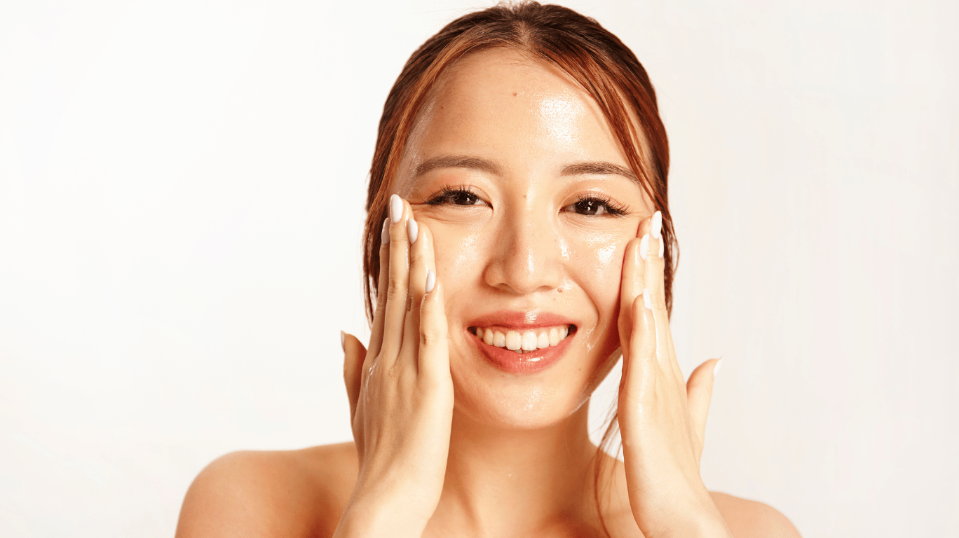 Mustard Oil Is A Versatile Oil Used For Cooking, Skincare, And Hair Care. It Enhances Flavor In Indian Dishes, Boosts Heart Health, Improves Circulation, And Is Also Used For Body Massage To Relieve Pain And Nourish The Skin.