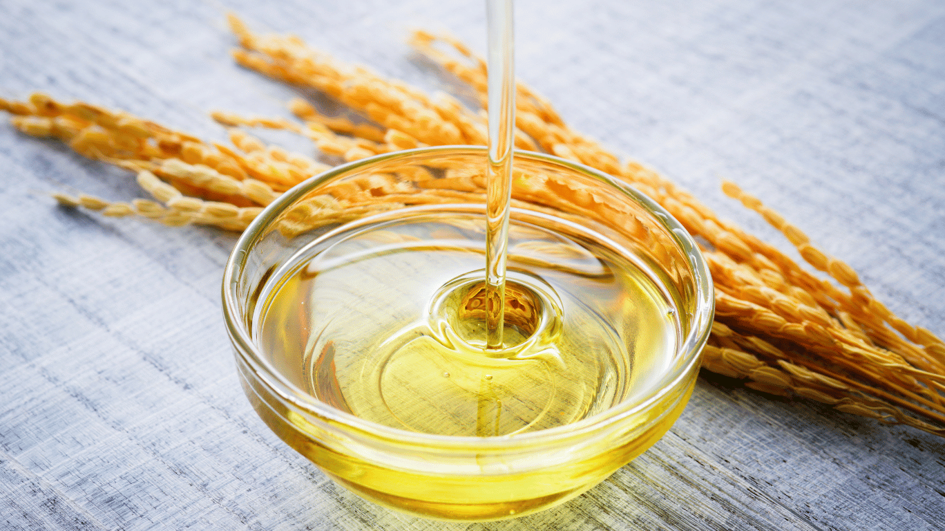 Cooking Oil- 9 Best Oils For Indian Cooking 5 Rice Bran Oil Is A Heart-Friendly Cooking Oil Extracted From The Outer Layer Of Rice Grains. Rich In Antioxidants Like Oryzanol And Vitamin E, It Helps Manage Cholesterol, Supports Weight Control, And Is Ideal For High-Heat Cooking.